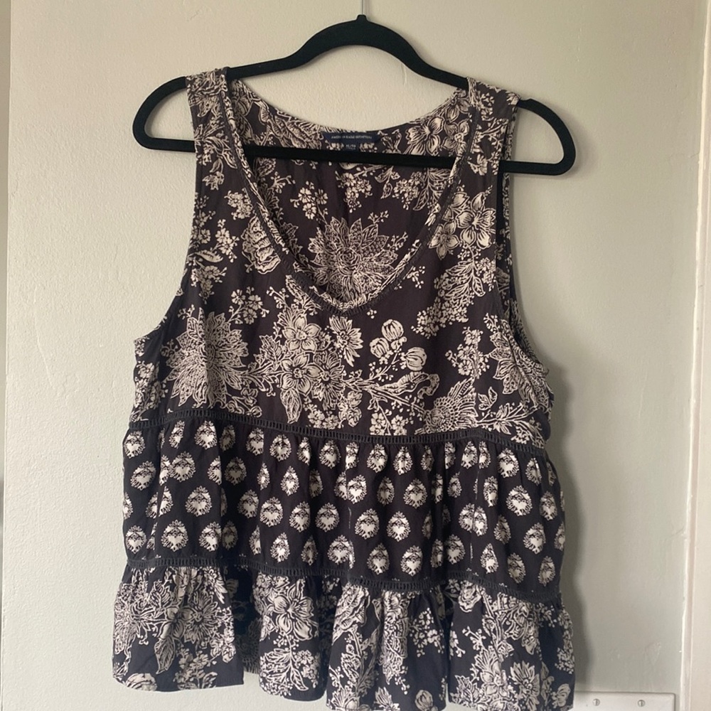 American Eagle flowy tank